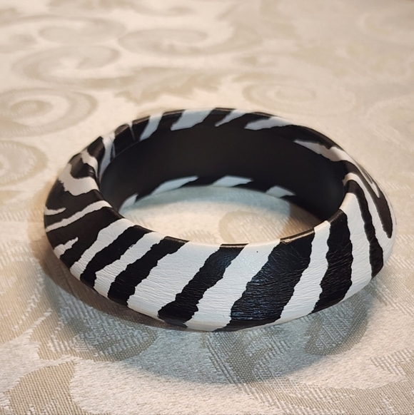 VINTAGE 80S ZEBRA LEATHER STATEMENT CUFF BRACELET RUNWAY STYLE - Picture 2 of 7